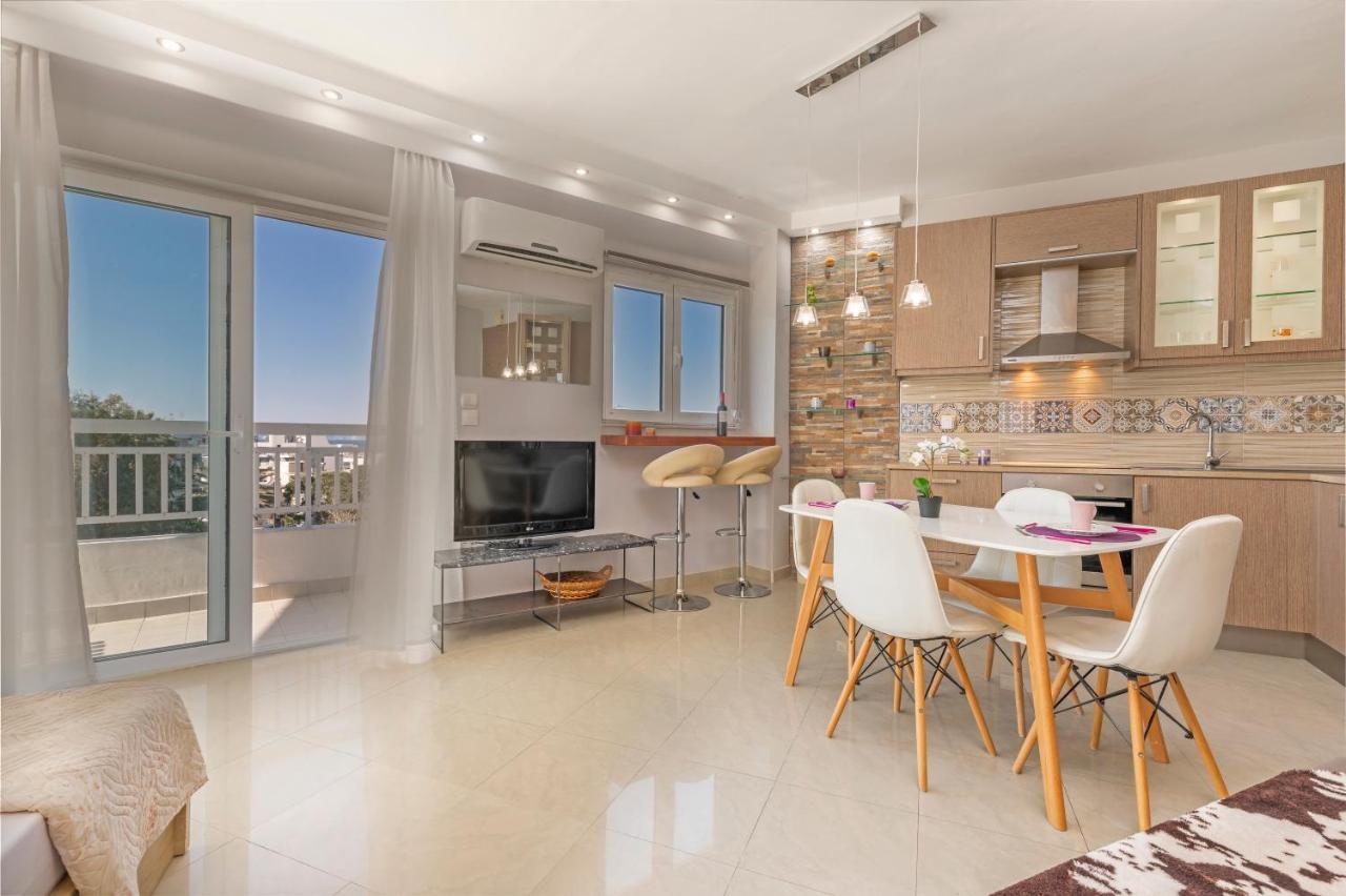 4. Sea View Luxury For 4 In Rhodes Centre!
